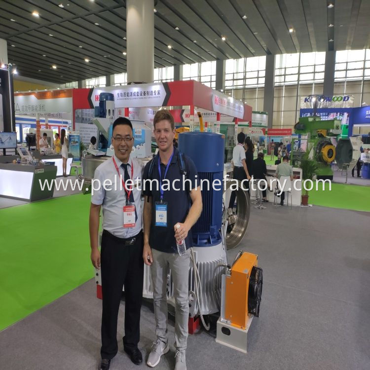 Mobile diesel engine KL150 biomass small fodder wood pellet machine for farm